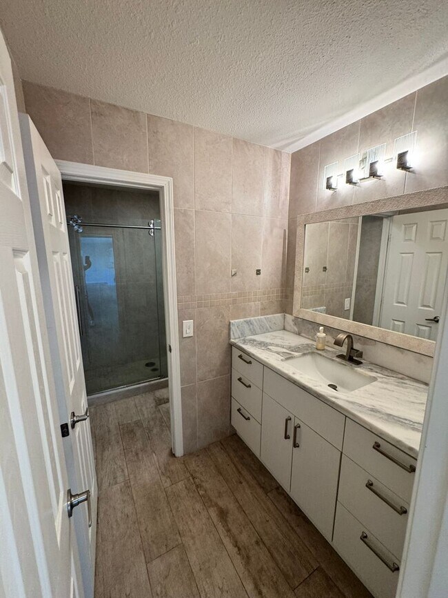 Building Photo - Remodeled 4 Bed / 3 Bath Home with Pool, Spa & Solar – Fletcher Hills