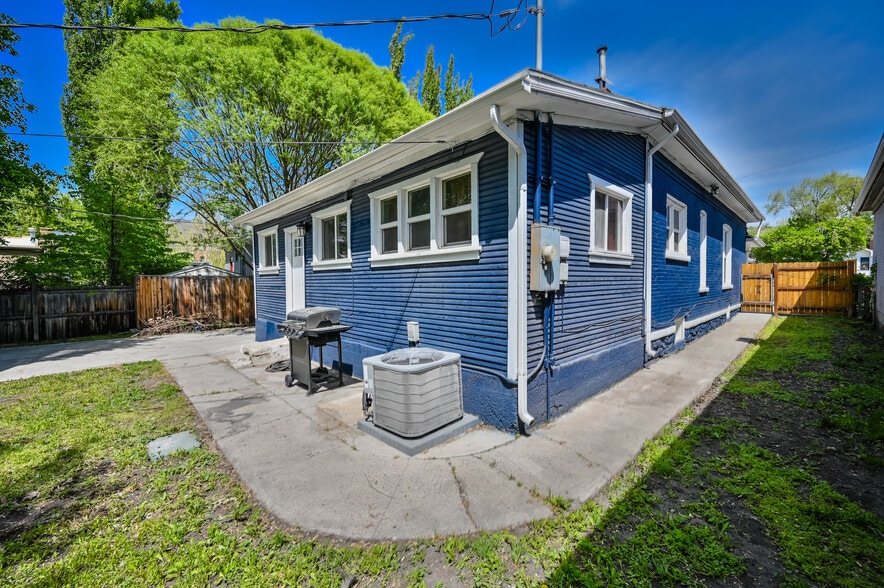 Building Photo - 369 N 300 W