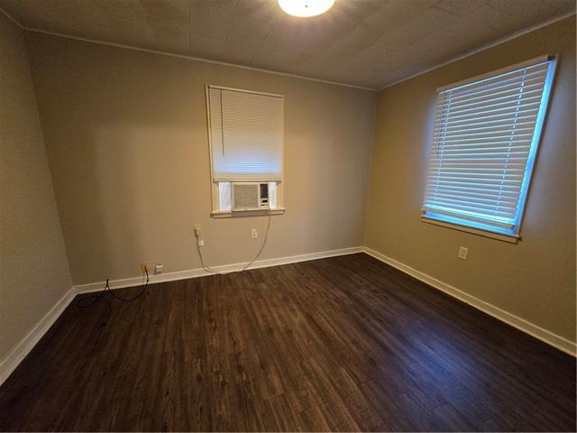 Building Photo - 638 Ave F