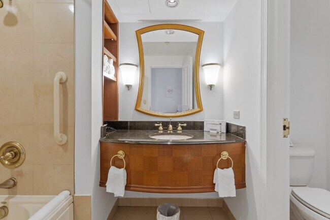 Building Photo - 810 Pacific Ave