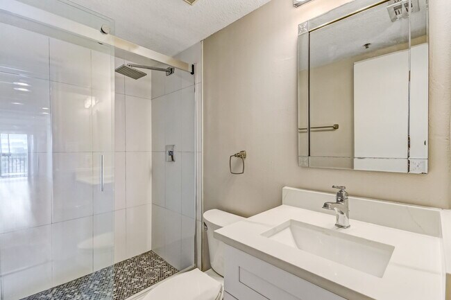 Building Photo - 204 Quayside Cir