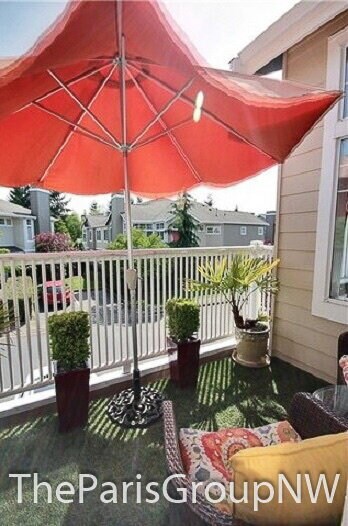 Building Photo - Gorgeous Renton Highlands Condo * Attached Garage *