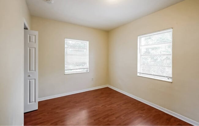 Building Photo - 1815 NE 178th St
