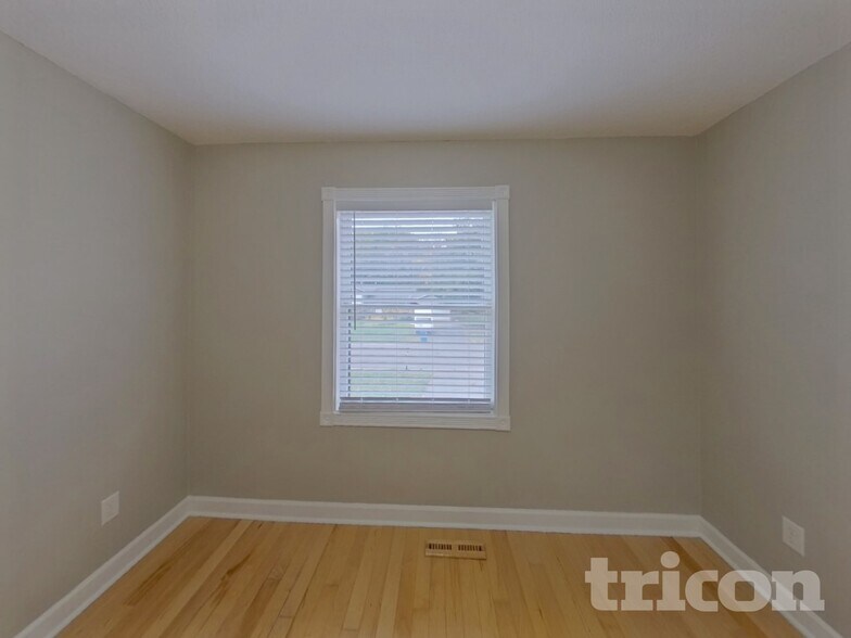 Building Photo - 2990 Payne Ave