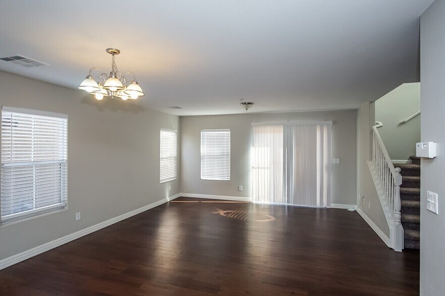 Building Photo - 1082 Paradise Coach Dr