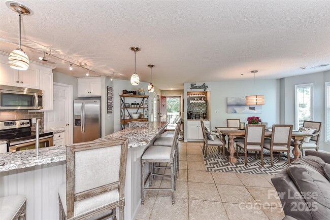 Building Photo - 18557 Vineyard Point Ln