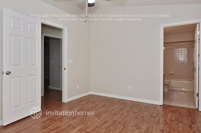 Building Photo - 2223 Ridgemore Dr