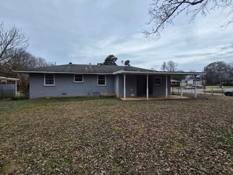 Building Photo - 418 Ewing St NW