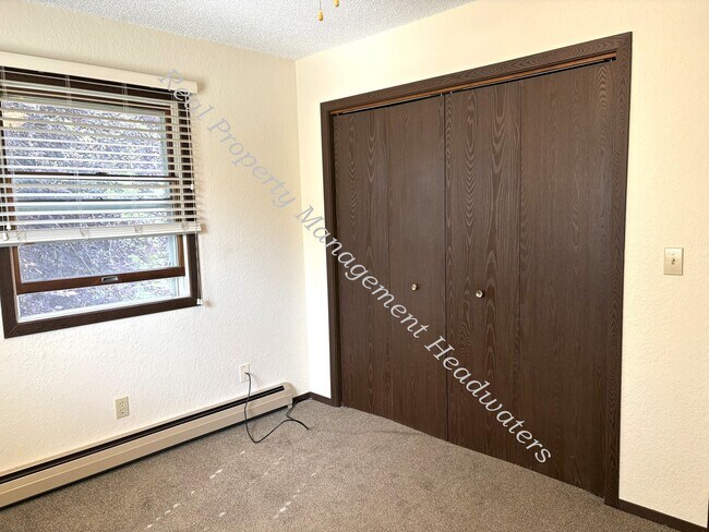 Building Photo - 2114 Billings Ave