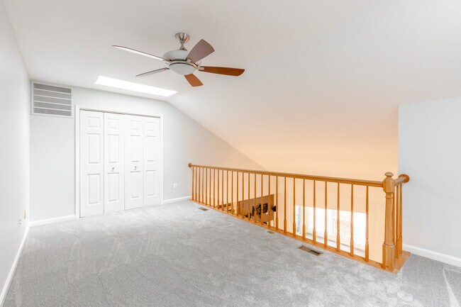 Building Photo - 2241 Lovedale Ln
