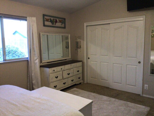 Building Photo - 1555 Morgan Dr