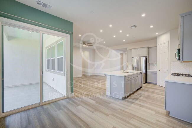 Building Photo - Fabulous floorplan; 3 bdrm 3 bthm + bonus ...