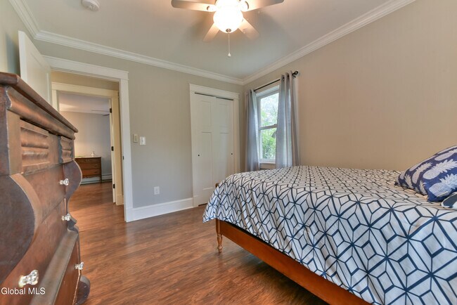 Building Photo - 434 Burgoyne Rd
