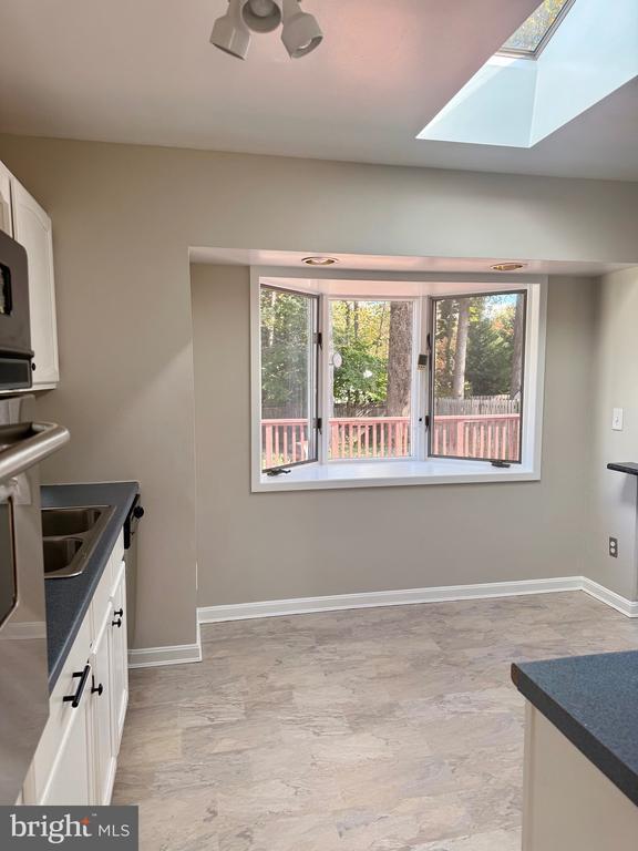 Building Photo - 7562 Kingman Dr