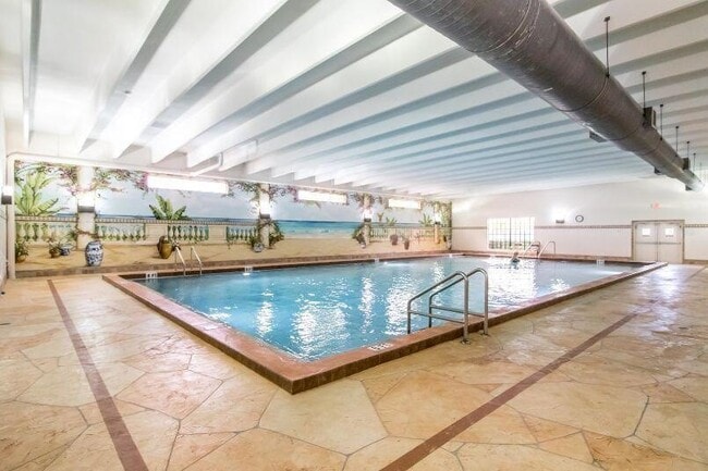 Building Photo - 3063 Ainslie Dr