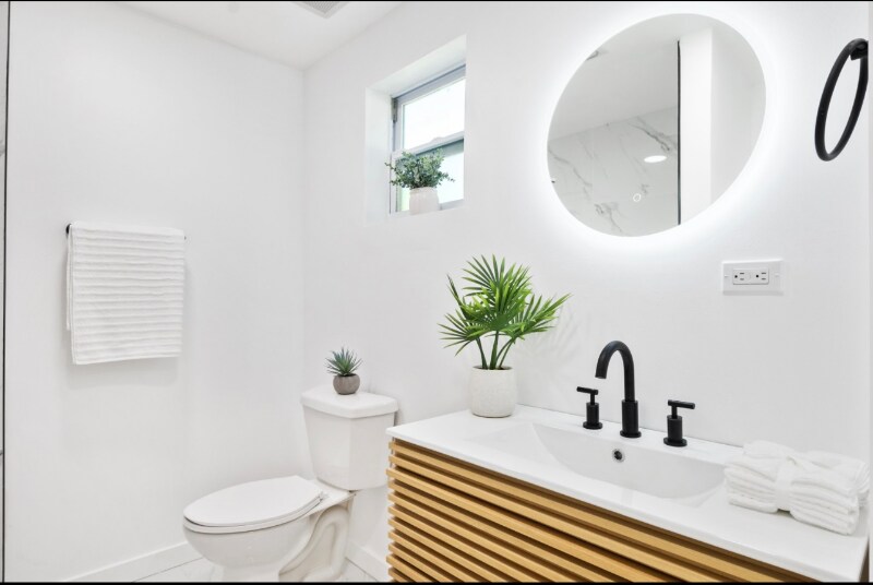 Building Photo - 2629 SW 6th Ct