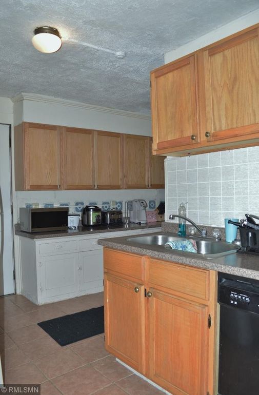 Building Photo - 221 7th Ave S