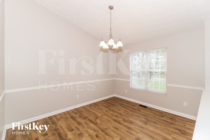 Building Photo - 8630 Bayhill Dr