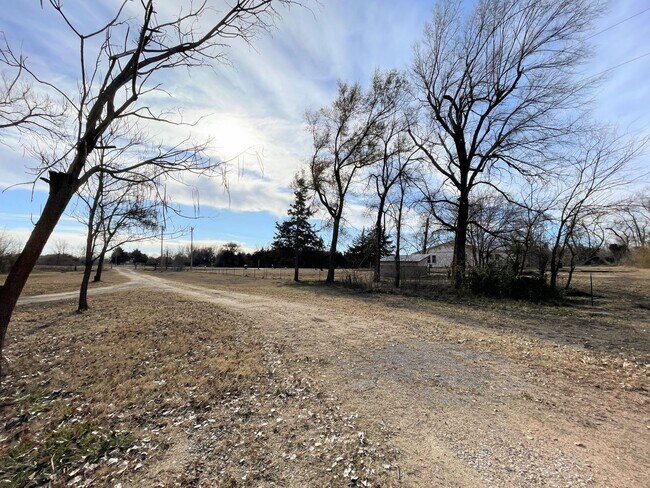 Building Photo - 3 Bed 2 Bath in Quiet Rural Setting