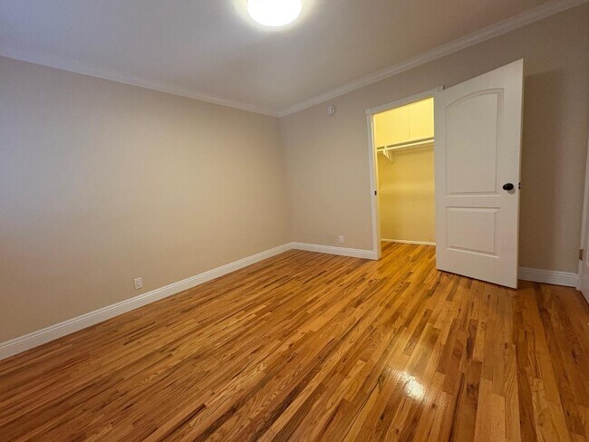 Building Photo - 11719 Mayfield Ave