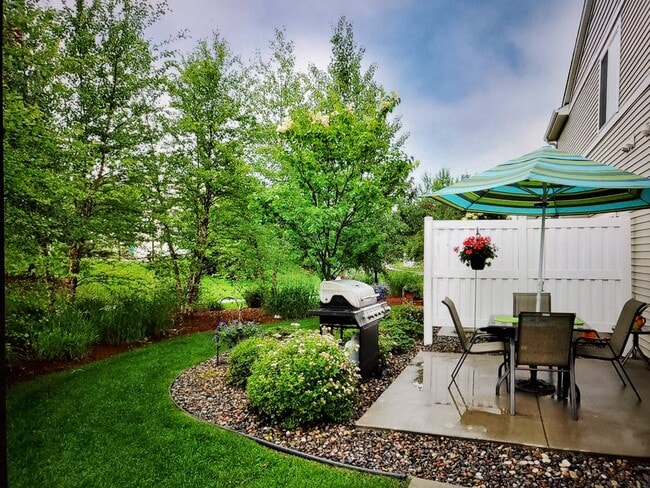 Building Photo - 7634 Lachman Ave NE