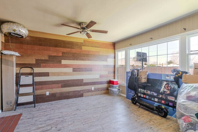 Building Photo - 44632 Fern Ave