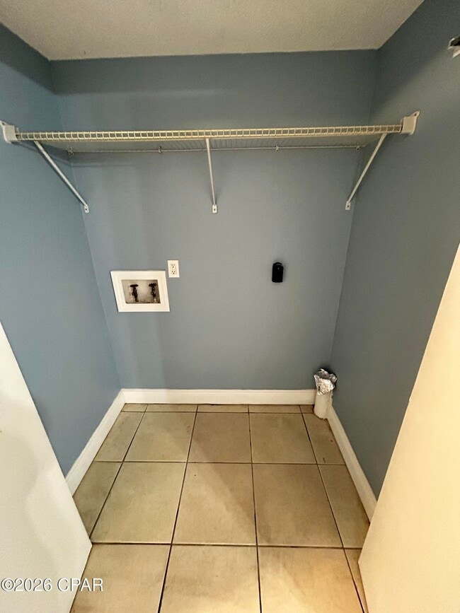 Building Photo - 6321 Lenawee St