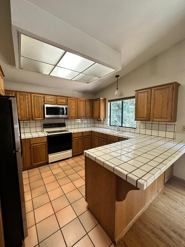 Building Photo - 2431 Rifle Range Dr