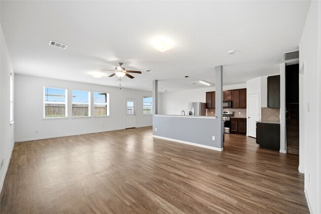 Building Photo - 10322 Urban Oak Trl