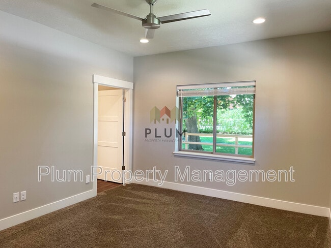 Building Photo - 2795 Hamilton Way