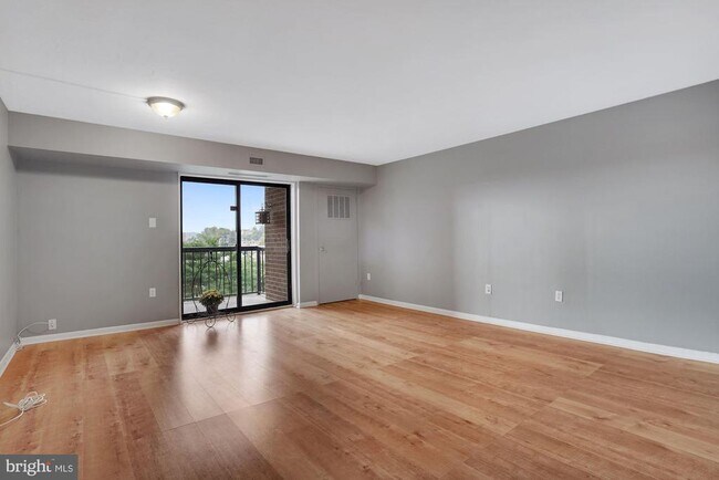 Building Photo - 200 N Pickett St