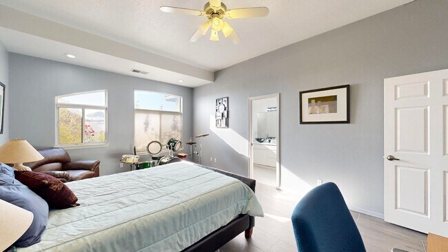 Building Photo - Move in Special Luxury 4 bedroom 4.5 bathr...