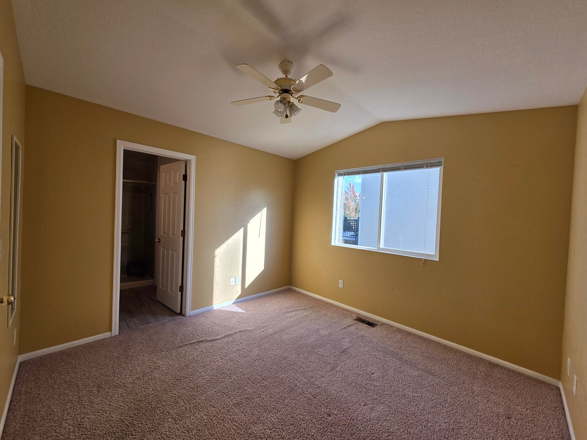 Building Photo - 8116 Eagleview Dr