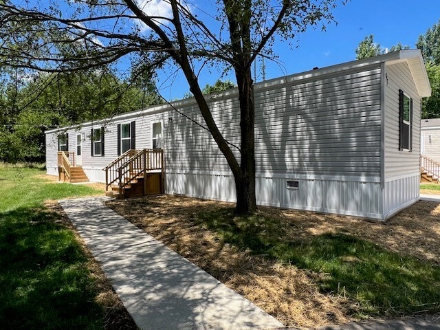 Building Photo - 14566 Red Bud Trail N
