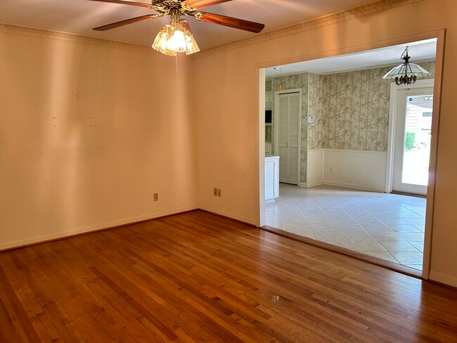 Building Photo - 7214 Sharpview Dr