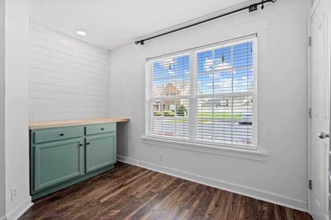 Building Photo - 2128 Victory Gallop Ln