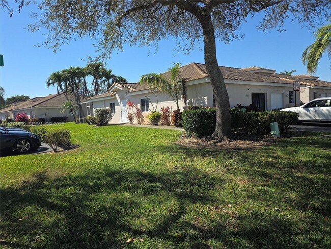 Building Photo - 11688 SW 17th Ct