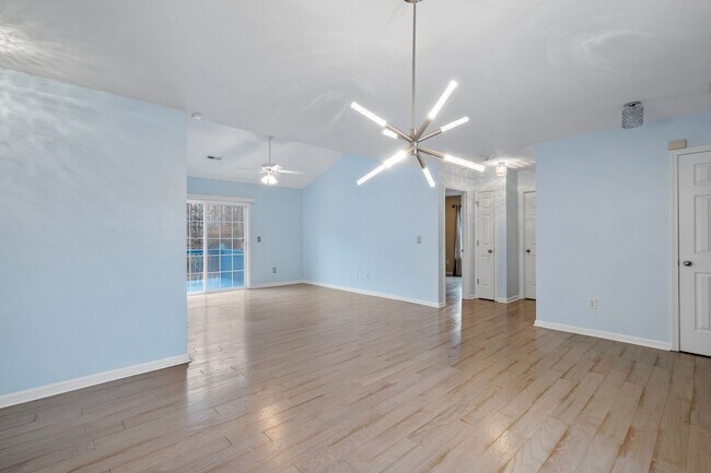 Building Photo - Amazing Home on Large Lot/3-BD 2-BTH in Ly...