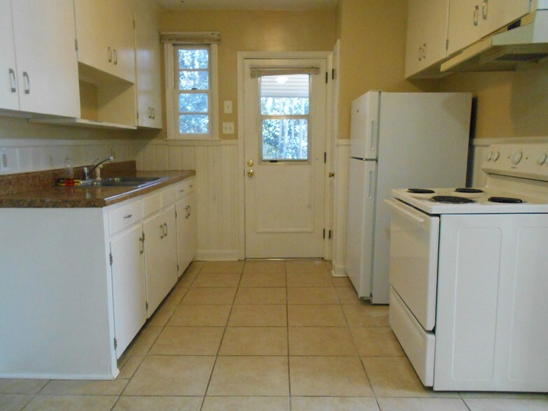 Building Photo - 1728 E Avalon Cir
