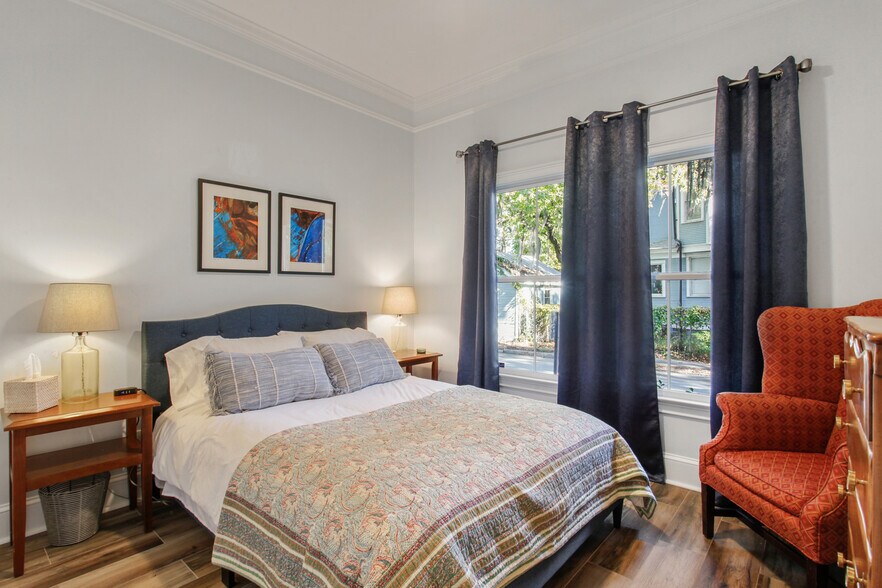 Building Photo - 102 W 36th St