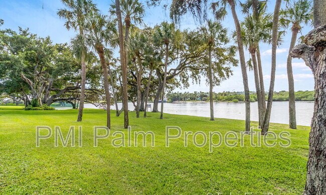 Building Photo - 390 Golfview Rd