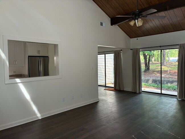 Building Photo - 221 Mariners Row