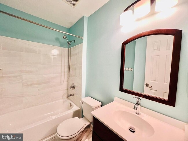 Building Photo - 2528 Ayr Ct