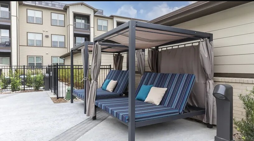 Building Photo - 2650 S McDonald St