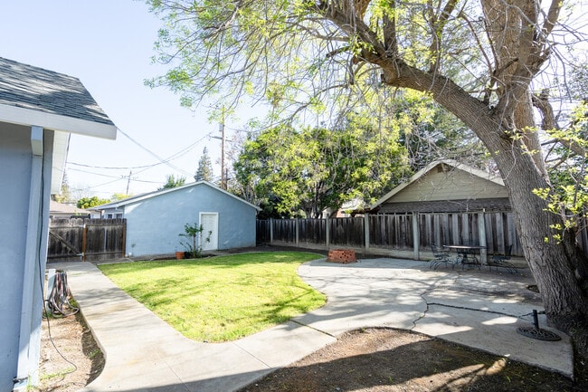 Building Photo - 652 Cypress Ave