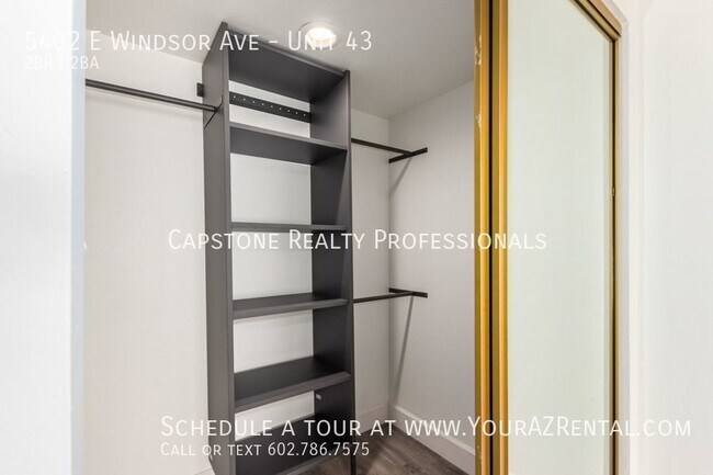 Building Photo - 5402 E Windsor Ave