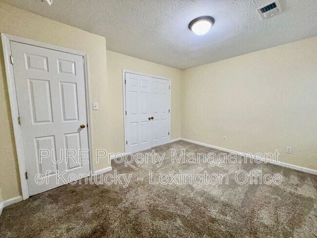 Building Photo - 291 Grinder Ct