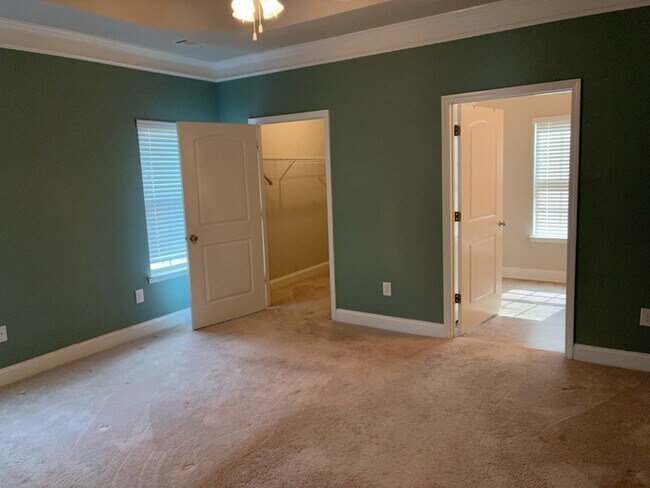 Building Photo - 1039 Drakes Crossing
