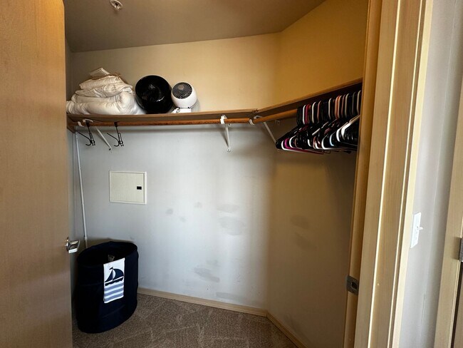 Building Photo - Fully Furnished Downtown Everett Condo wit...