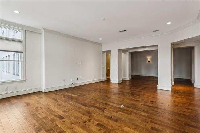 Building Photo - 2500 Peachtree Rd NW
